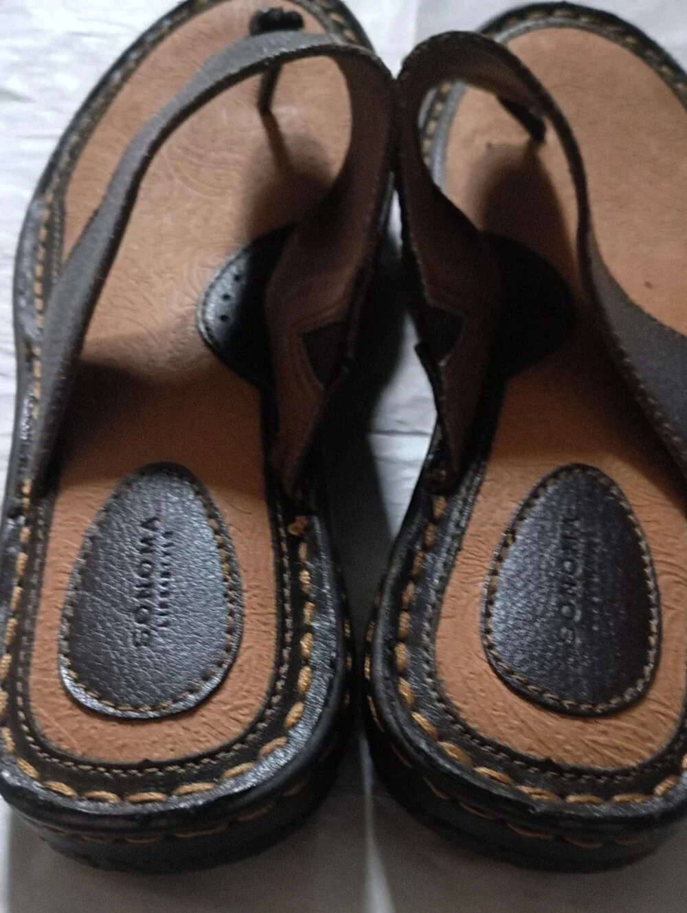 Sonoma Women's Black Leather Toe-Post Sandals